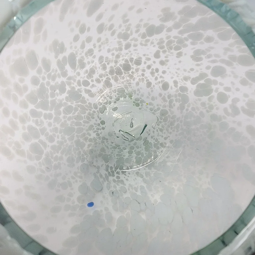 Unbranded glass confetti